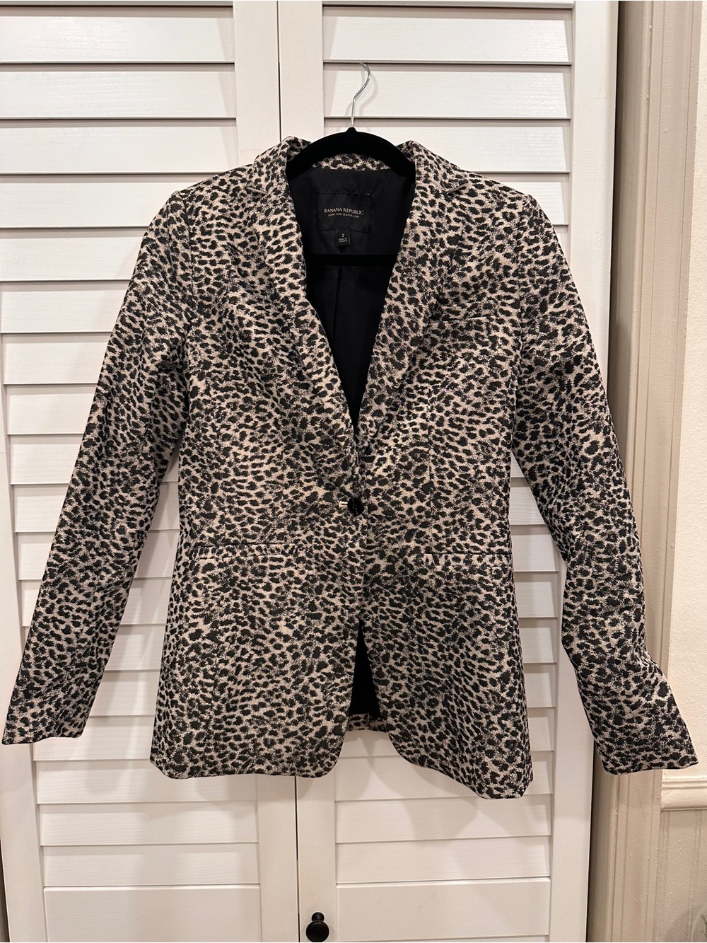 Banana Republic Leopard-Print Tailored Blazer in Black & Cream size 2